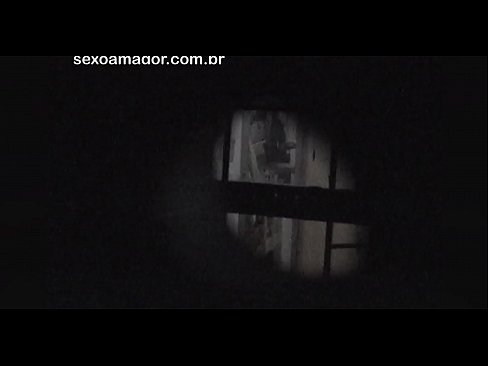 ❤️ Si Blondie ay lihim na nakunan ng video ng isang voyeur ng kapitbahayan na nakatago sa likod ng mga guwang na brick ❤️ Anal porn sa porn tl.pornoincest.ru ❌️