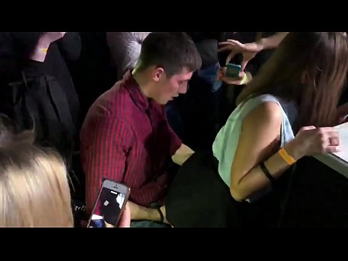 ❤️ Tunay na sex sa isang Russian nightclub. Ang 18-taong-gulang na batang babae na Ruso sa anus at puki ay nakipagkamay sa isang nightclub ❤️ Anal porn sa porn tl.pornoincest.ru ❌️